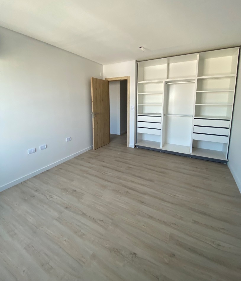 Torreon Malvinas. Piso completo en venta.