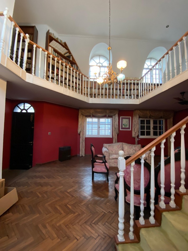 Santa Fe y Cervantes. INCREIBLE CASA EN VENTA