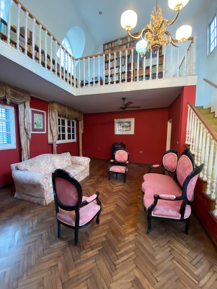 Santa Fe y Cervantes. INCREIBLE CASA EN VENTA