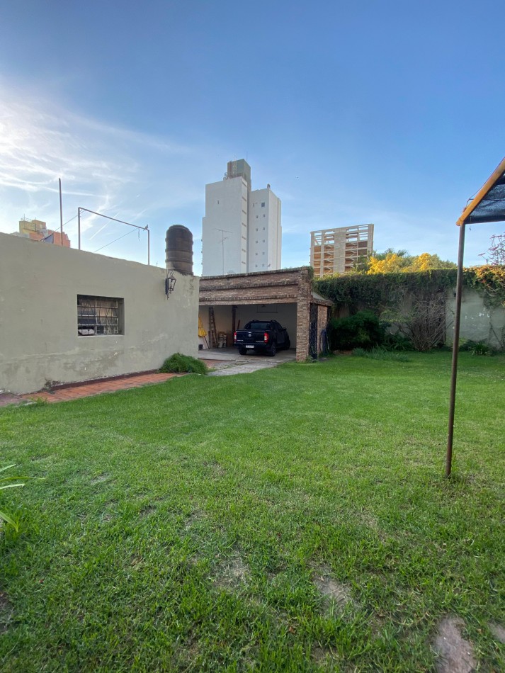 Santa Fe y Cervantes. INCREIBLE CASA EN VENTA