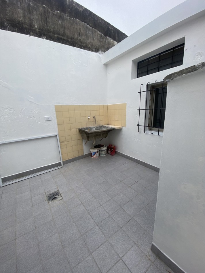 OPORTUNIDAD. Casa + departamento