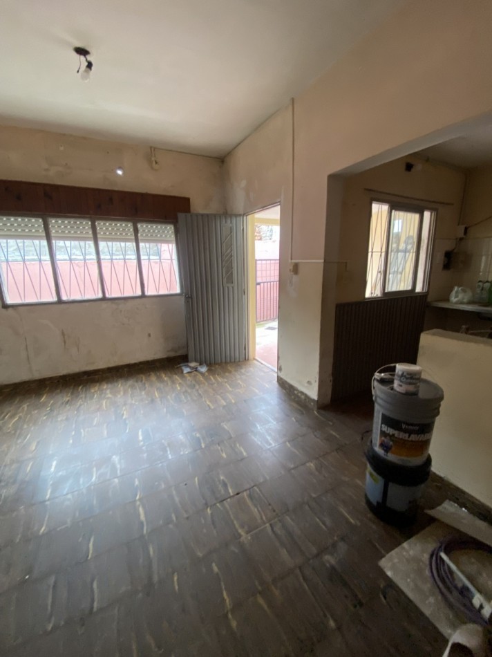 OPORTUNIDAD. Casa + departamento
