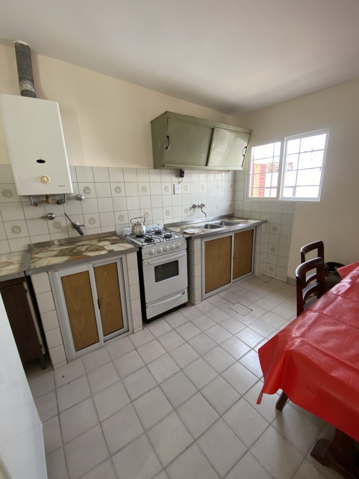 OPORTUNIDAD. Casa + departamento IDEAL RENTA!!!