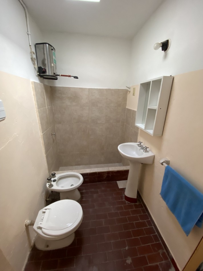 OPORTUNIDAD. Casa + departamento IDEAL RENTA!!!