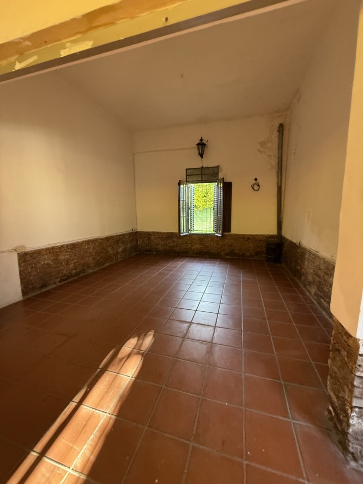 ¡En venta! Amplia casa ideal inversores