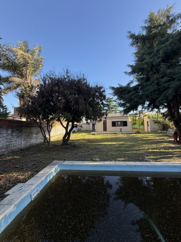 ¡En venta! Amplia casa ideal inversores