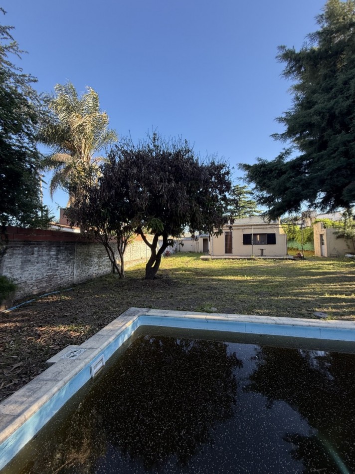 ¡En venta! Amplia casa ideal inversores