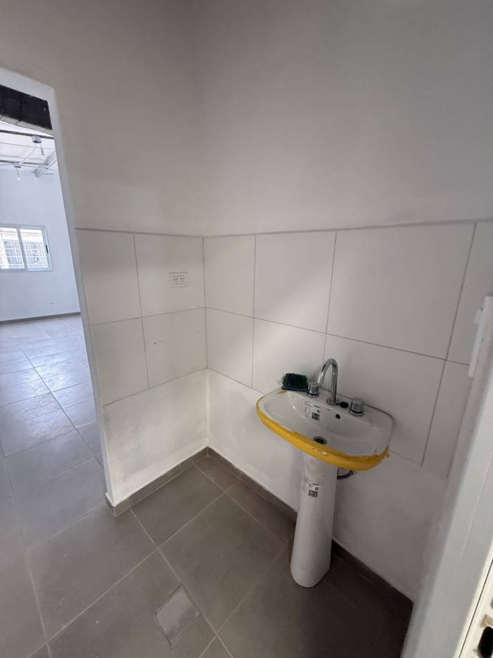 Galpon zona Santos Dominguez y Artigas 