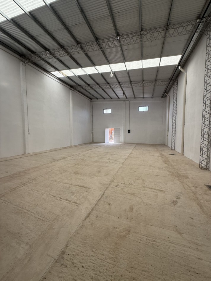 Galpon zona Santos Dominguez y Artigas 