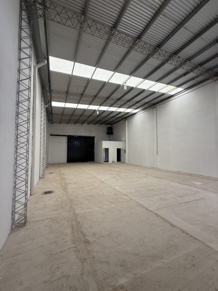 Galpon zona Santos Dominguez y Artigas 