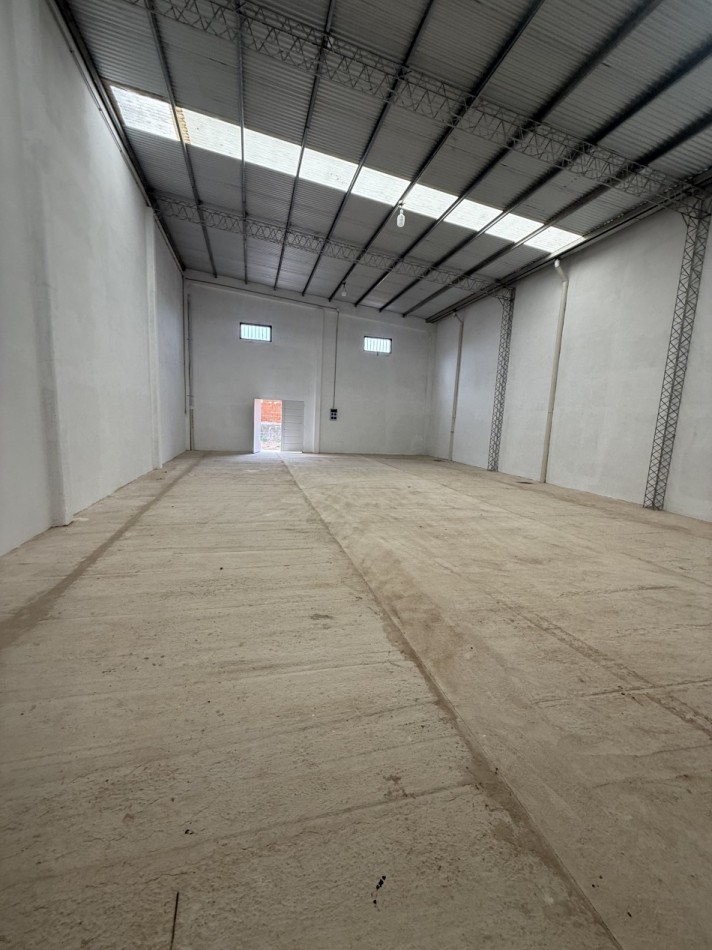 Galpon zona Santos Dominguez y Artigas 