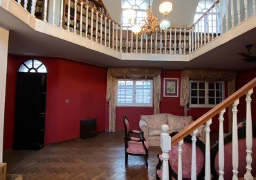 Santa Fe y Cervantes. INCREIBLE CASA EN VENTA